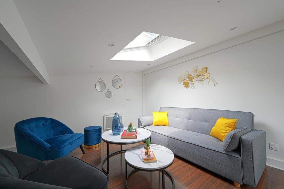 Magnifique Appartement A Pied Du Chateau Versailles Exteriör bild
