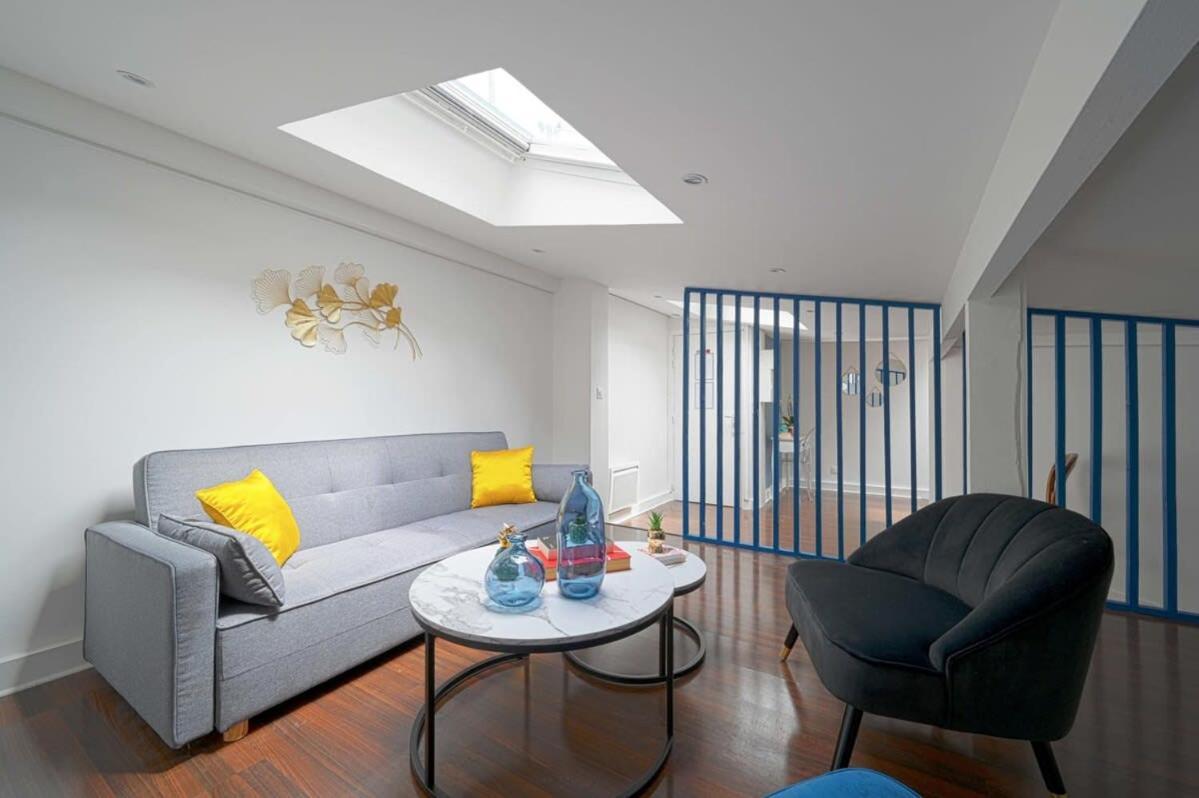 Magnifique Appartement A Pied Du Chateau Versailles Exteriör bild